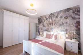 Lora diamond Suite ,free parking, self check in,3